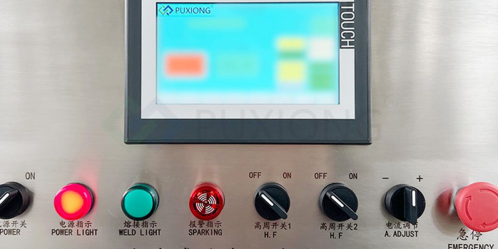 High-frequency welding technology offers significant advantages over traditional welding techniques, especially in fields requiring high sealing, safety, and production efficiency, such as medical devices (e.g., drainage bags). The following is a comparat